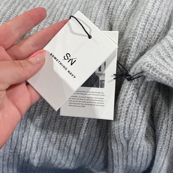 Something Navy gray sweater size medium never worn - Picture 2 of 2